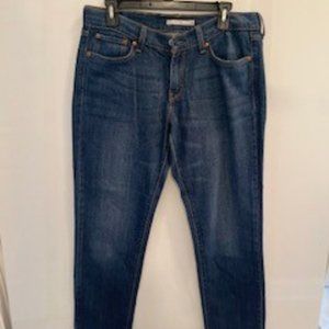 Levi Boyfriend Jeans size 28
